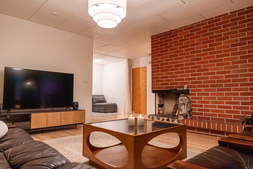 Communal lounge/ TV room, Living room