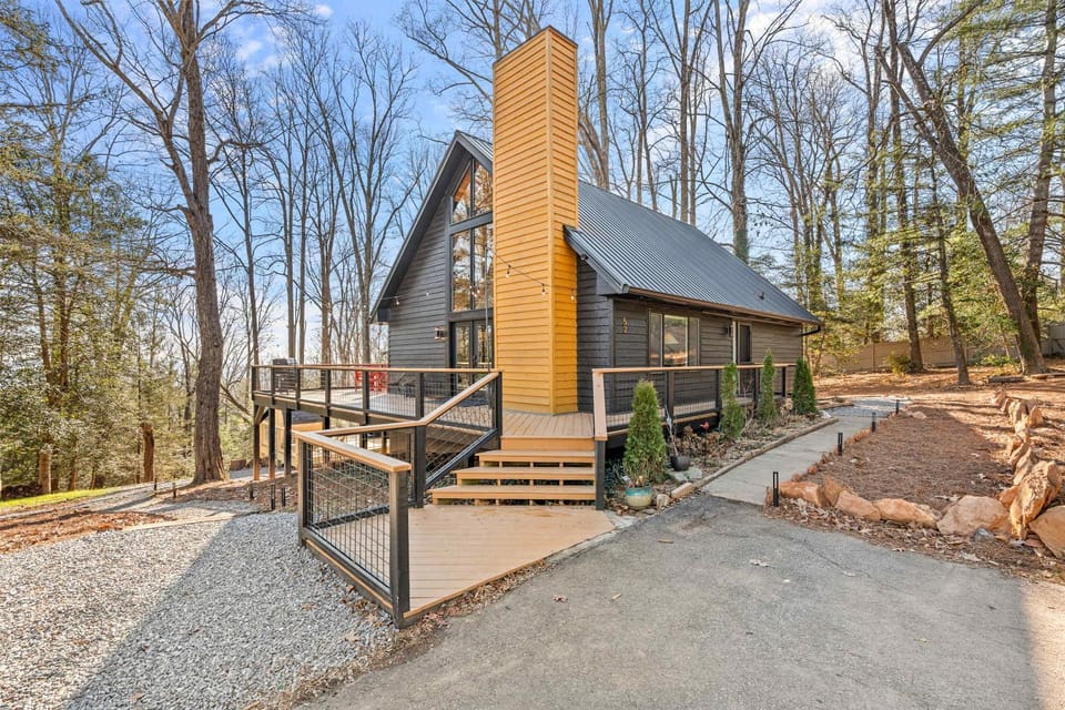 Biltmore Ridge Top A-Frame House in Biltmore Park