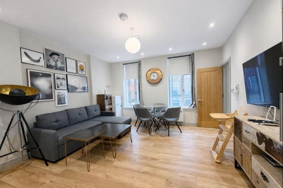 Central Mayfair 1 Bedroom Apartments 33SGG no lift Apartment in City of Westminster