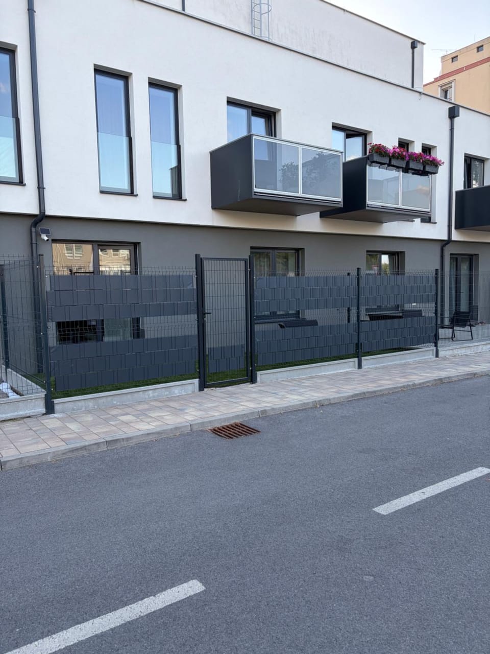 rishko apartment 113, self check in, free parking, bus station, center of the city Apartment in Slovakia