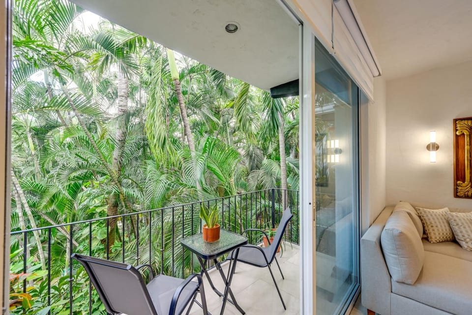 1 Block to Playa Los Tules, Pool Access! Lush Unit House in Puerto Vallarta