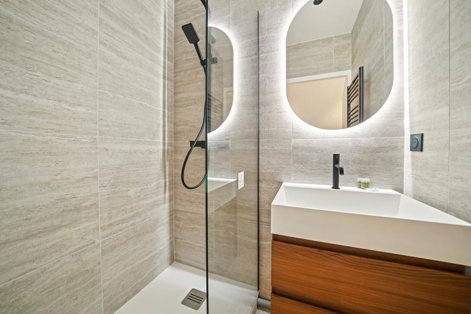 Shower, Bathroom