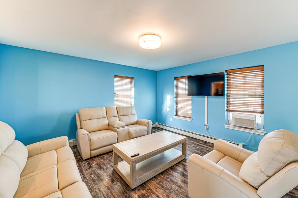 Hot Tub & Sauna! Atlantic City Getaway By Beach House in Atlantic City