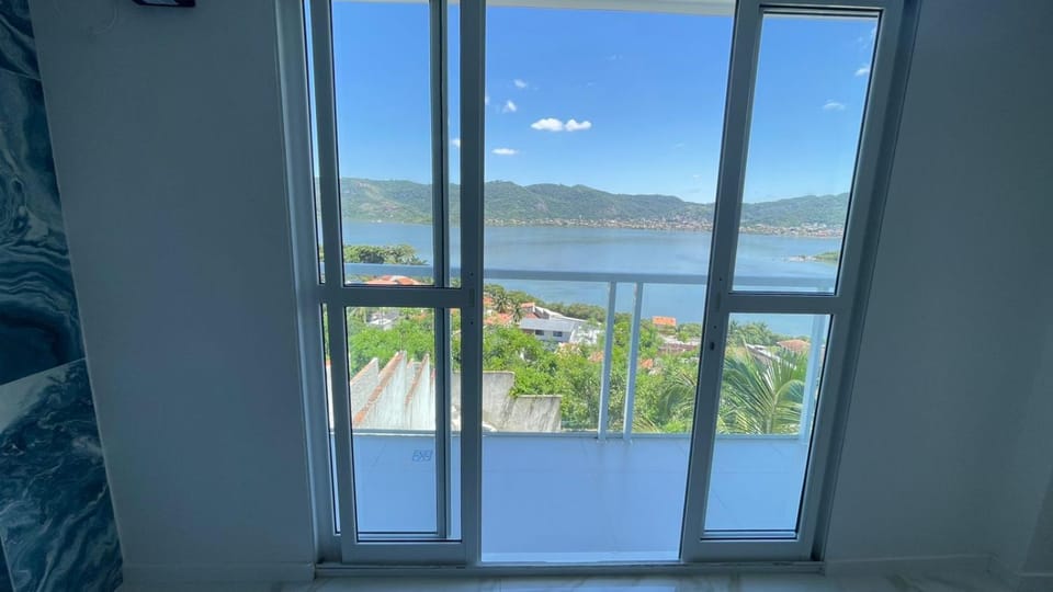 Vista Panorâmica no Mirante Piratininga - Casa 2 quartos House in Niterói