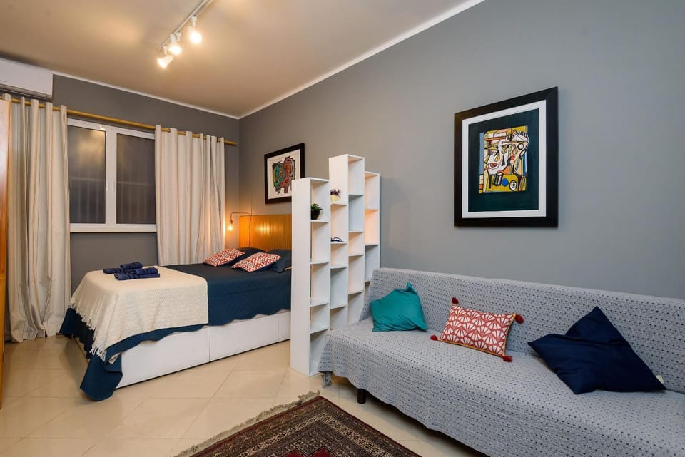Luxury Apt on Copacabana Beach • Av. Atlântica Apartment in Rio de Janeiro