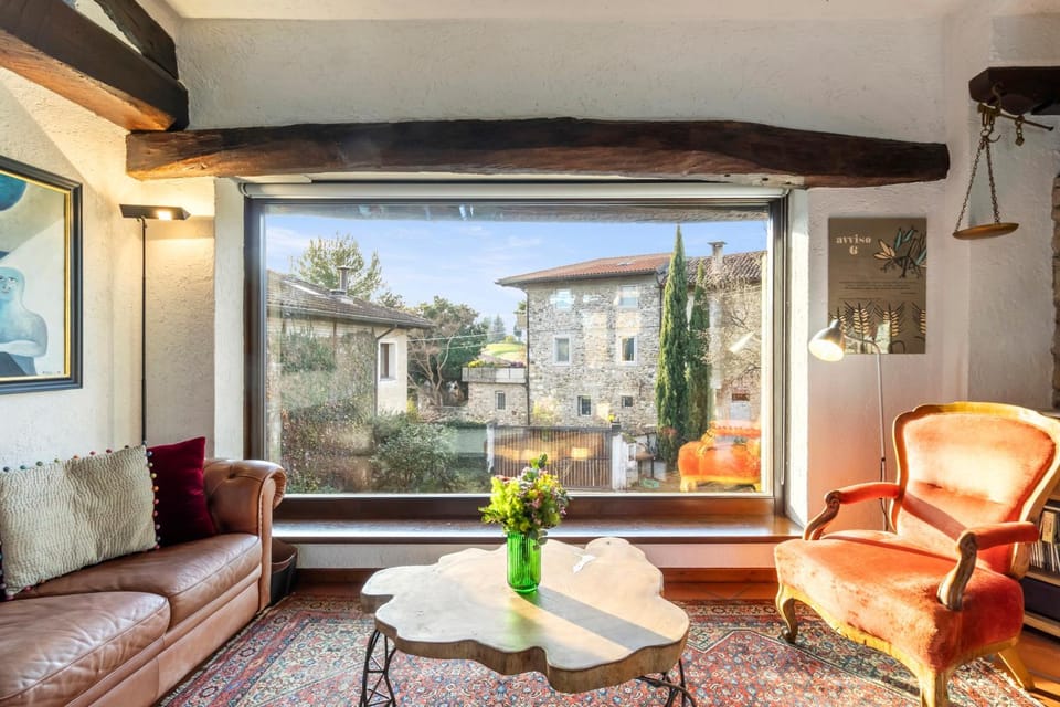 View (from property/room), Living room, Seating area, City view, Inner courtyard view