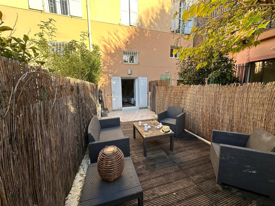Property building, Patio, Garden, Dining area, Garden view