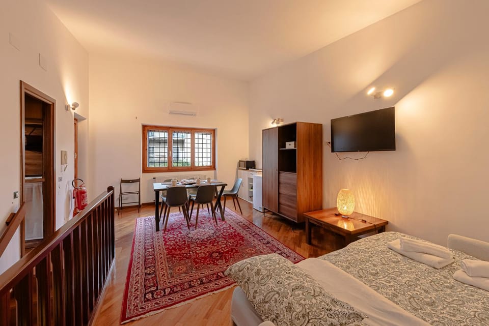 Communal lounge/ TV room, Bed, TV and multimedia