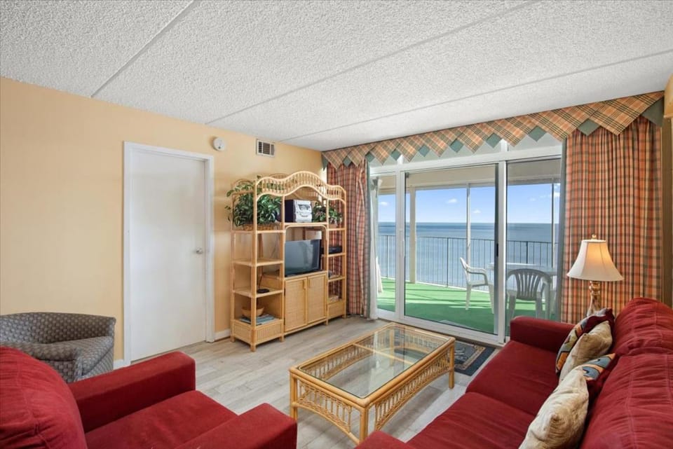 Picturesque Ocean Views in this 2 Bedroom English Towers Condo with Indoor Pool! House in Ocean City