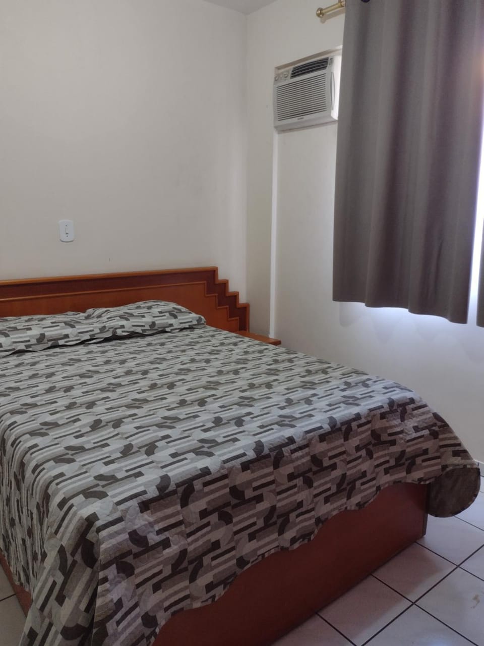 Bed, Photo of the whole room, Bedroom, air conditioner