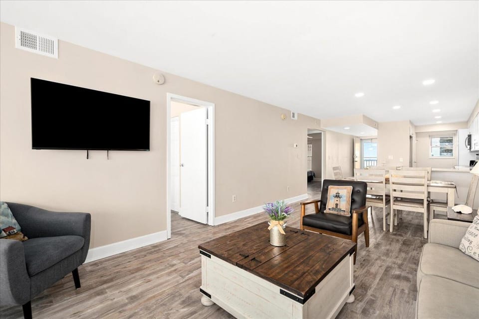 Beautiful Direct Ocean Views from this Remodeled English Towers Condo! House in Ocean City