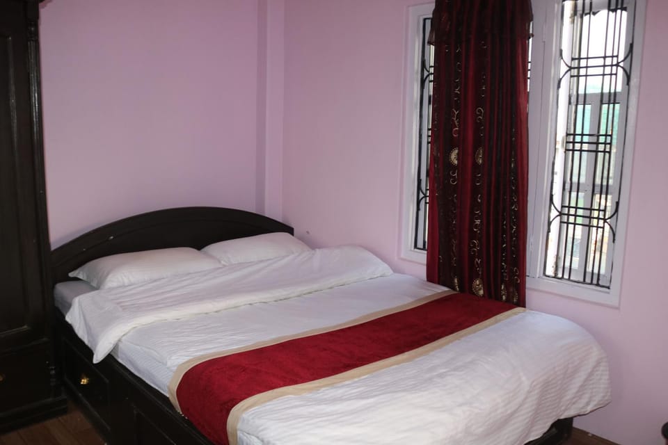 Bed, Internal: Not applicable to any particular room