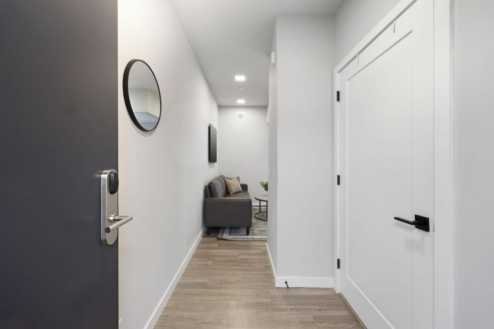 Bright urban studio, fully furnished Apartment in Philadelphia