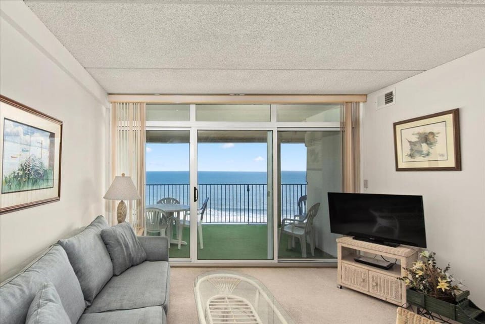 2 Bedroom Direct Ocean Front Condo with Heated Indoor Pool! House in Ocean City