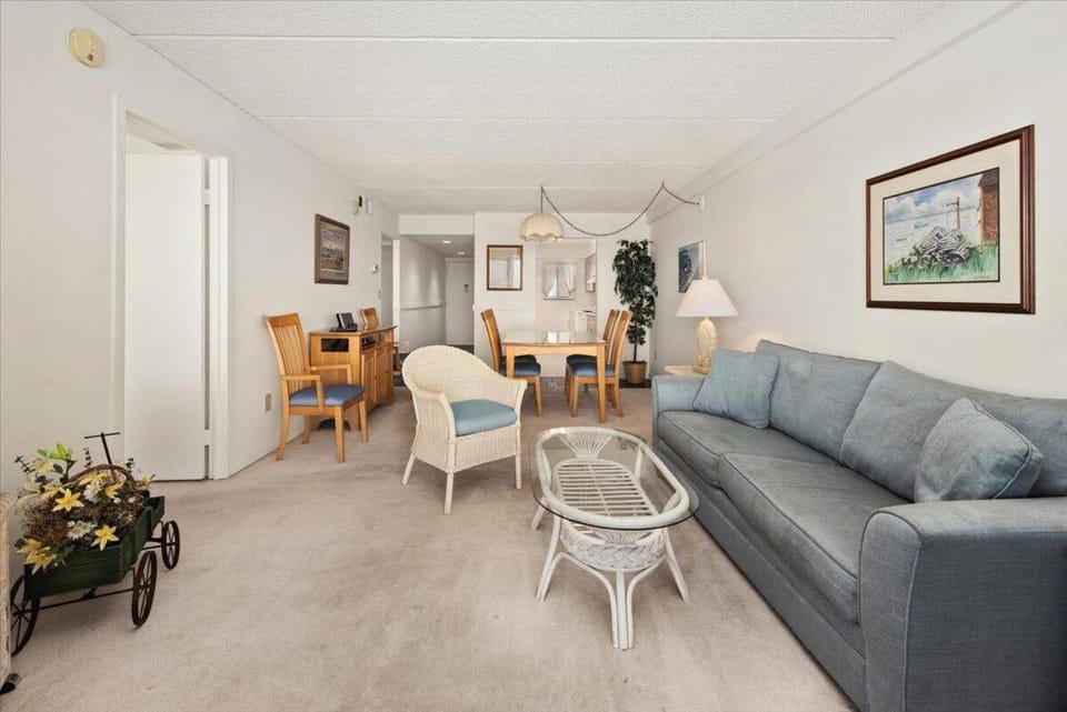 2 Bedroom Direct Ocean Front Condo with Heated Indoor Pool! House in Ocean City