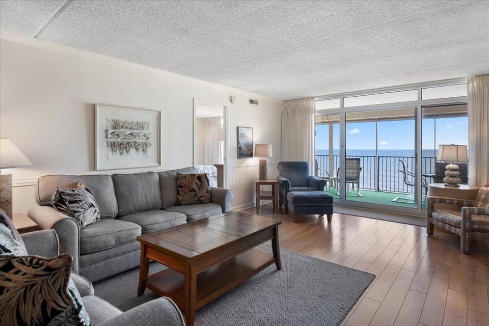 Peaceful Ocean Views from this 3 Bedroom Condo in English Towers with an Indoor Pool! House in Ocean City