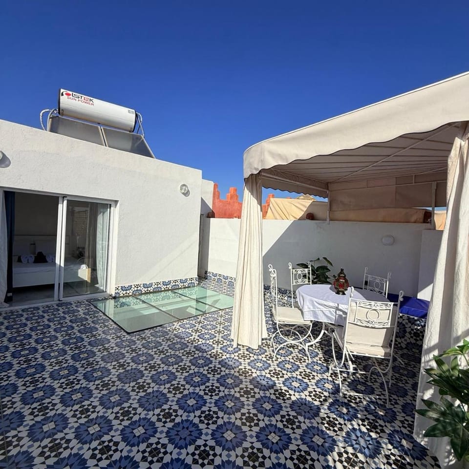 White Riad Residence Apartment in Marrakesh
