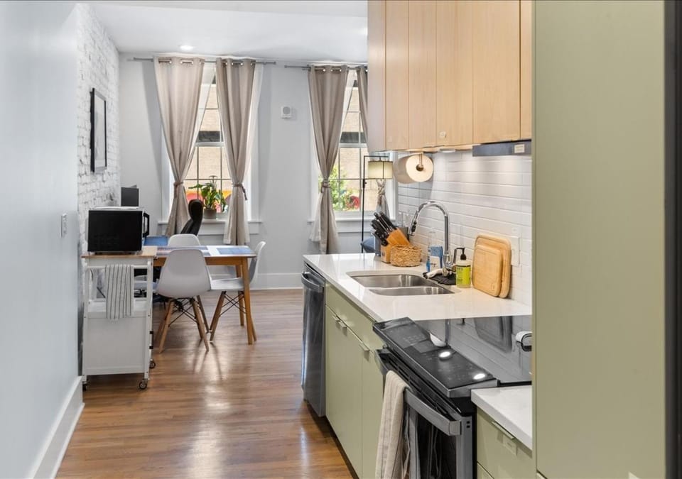 Kitchen or kitchenette
