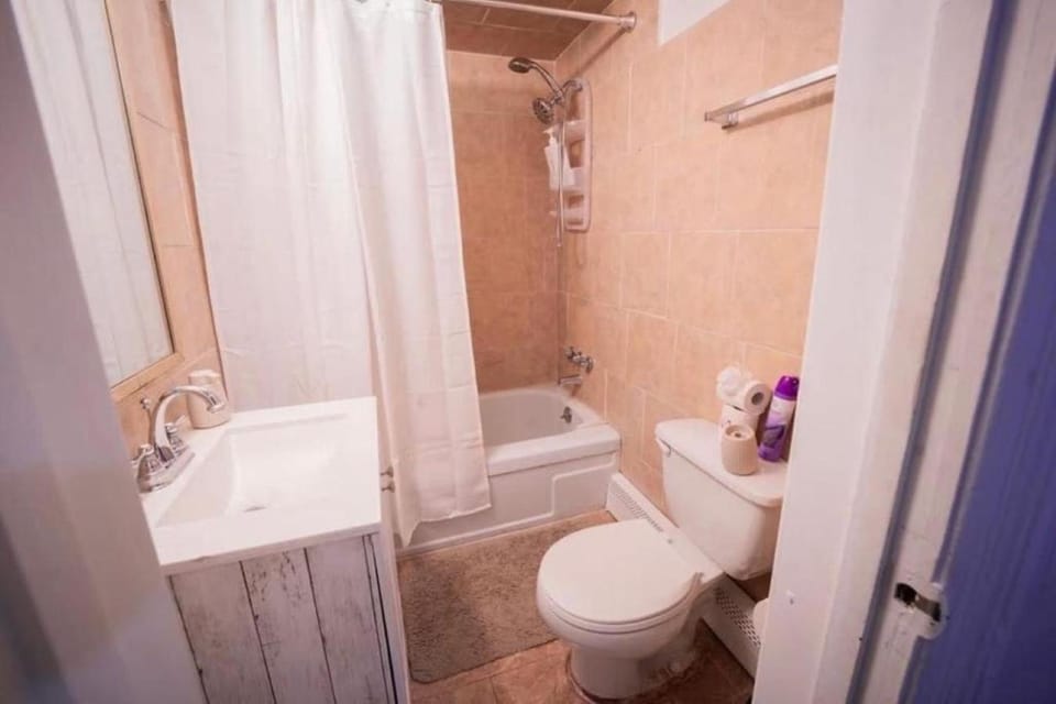Shower, Toilet, Bathroom, Bath, heating, towels