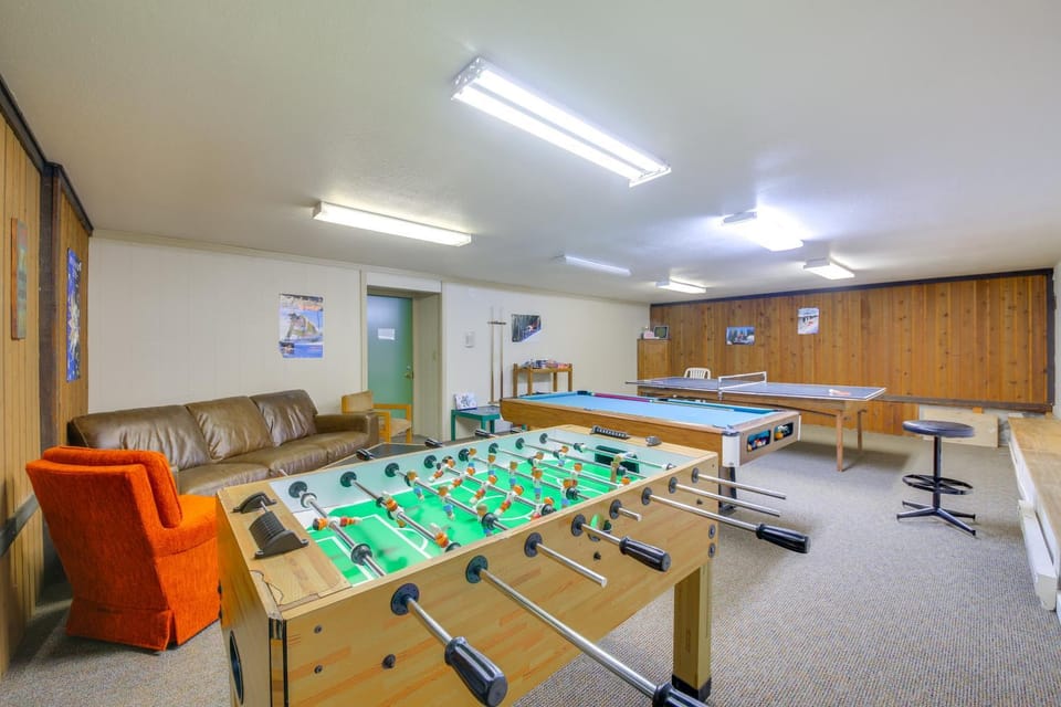 Walk to Chair Lift: Mtn-View Schweitzer Studio! Apartment in Idaho