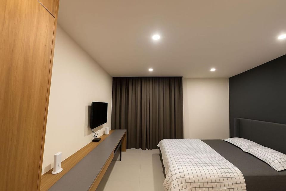 Bed, TV and multimedia