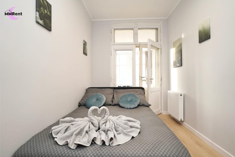 Bed, Photo of the whole room, internet, towels