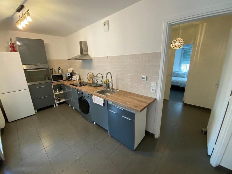 FLC- Vaste T2 -Parking-Air Conditioning-Terrace-6p-St Charles Apartment in Marseille