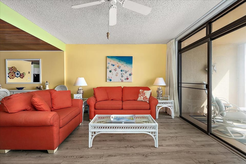 1 Bedroom Oceanfront Condo, Steps to the Beach! House in Ocean City