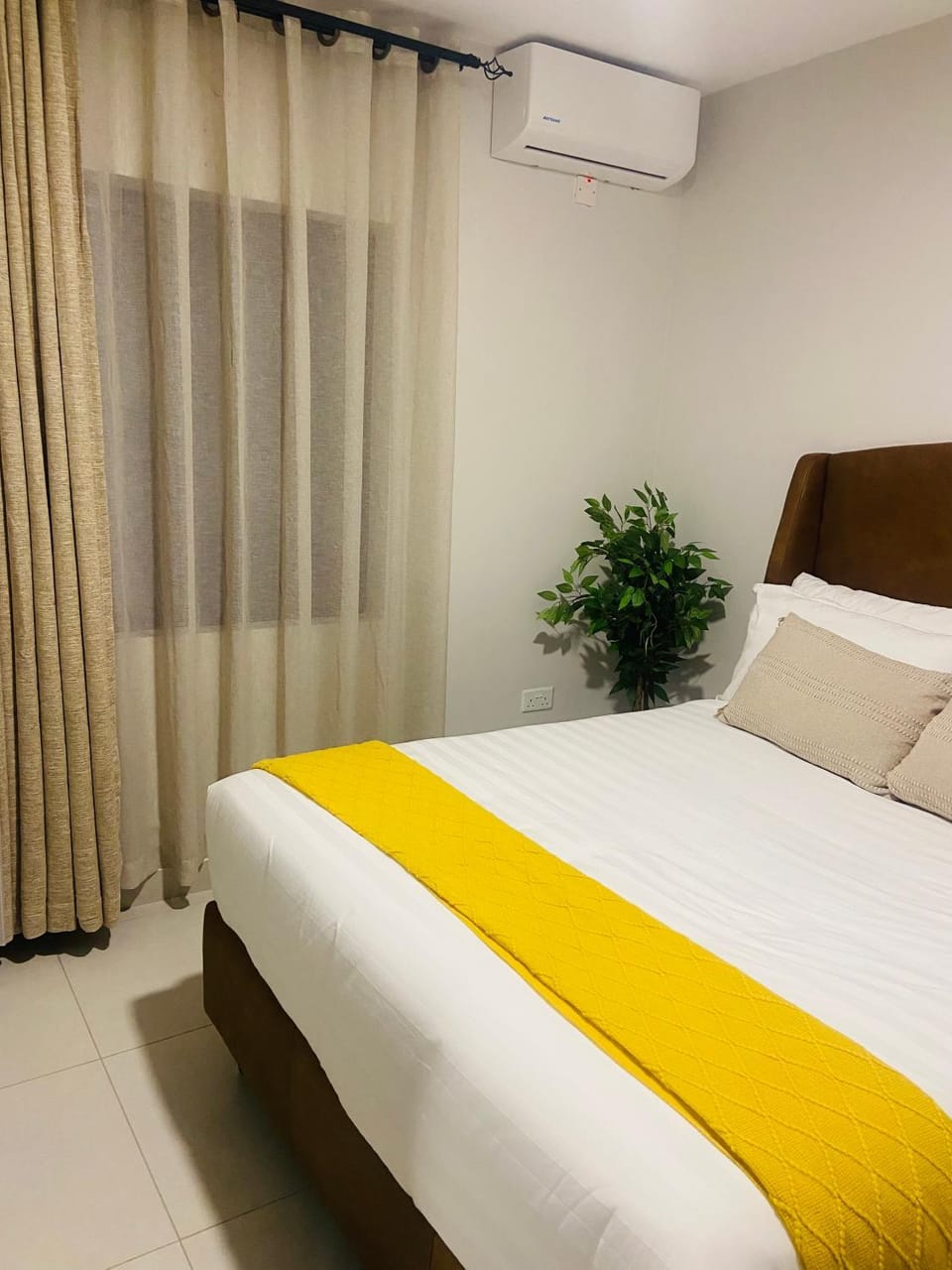 Bedroom, air conditioner