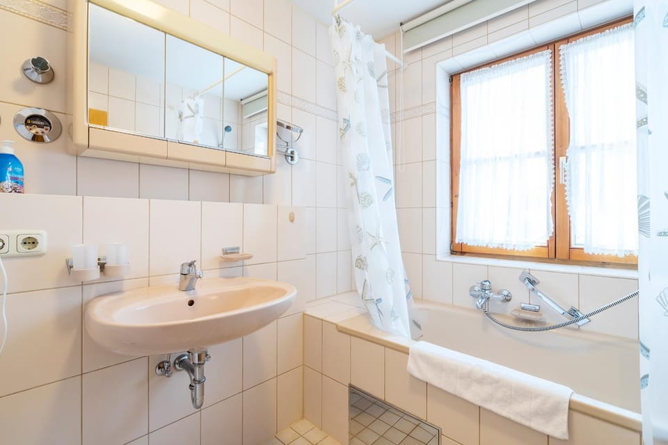 Erdgeschoss Wohnung Hohenloh - Sommer Hörnerbahnen kostenlos Apartment in Oberstdorf