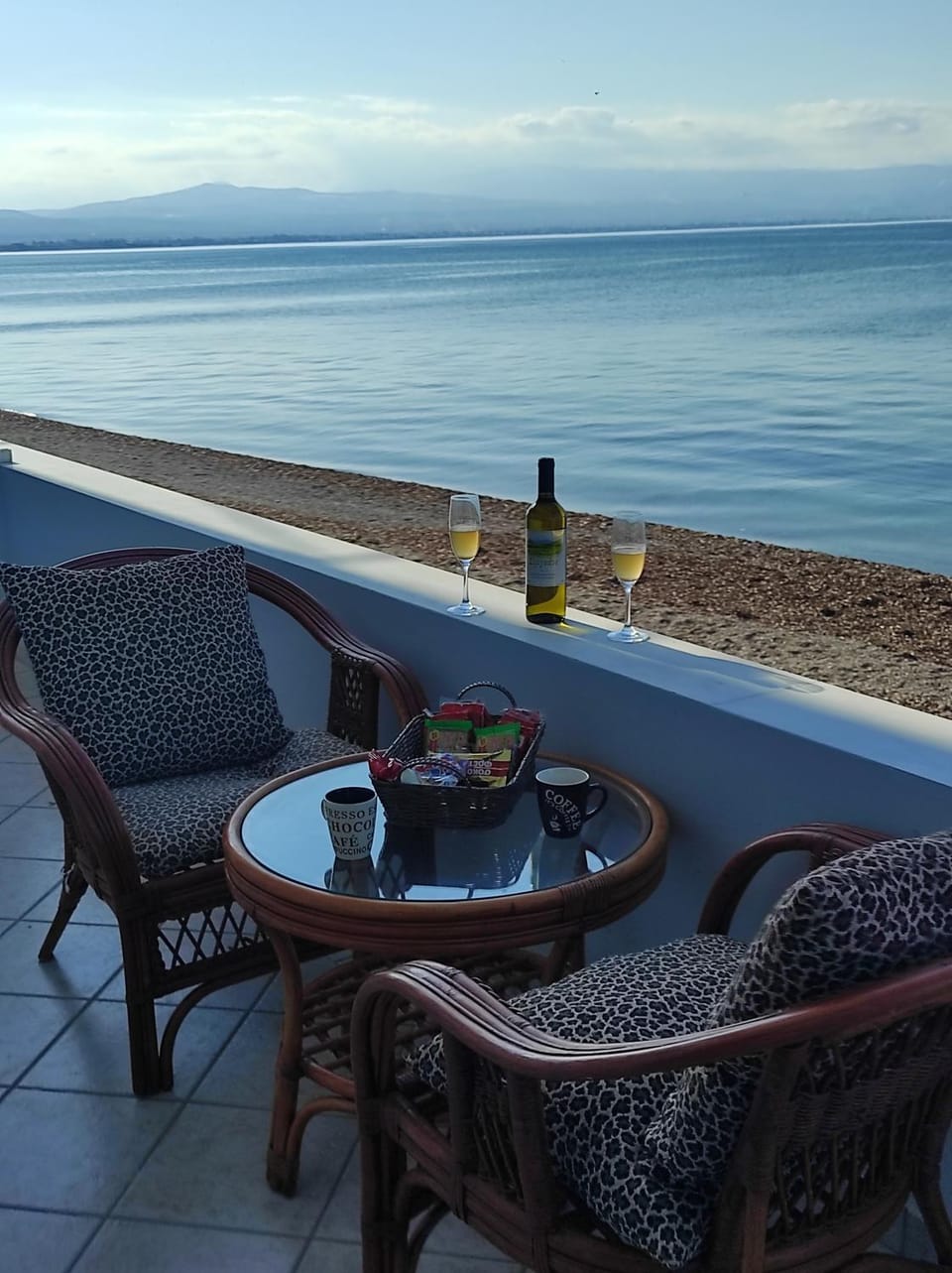 Day, Natural landscape, View (from property/room), Balcony/Terrace, Food and drinks, Beach, Sea view, Drinks