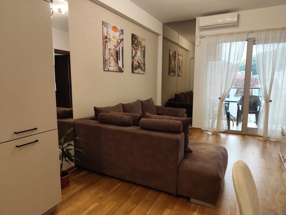 Sunshine Apartment in Budva