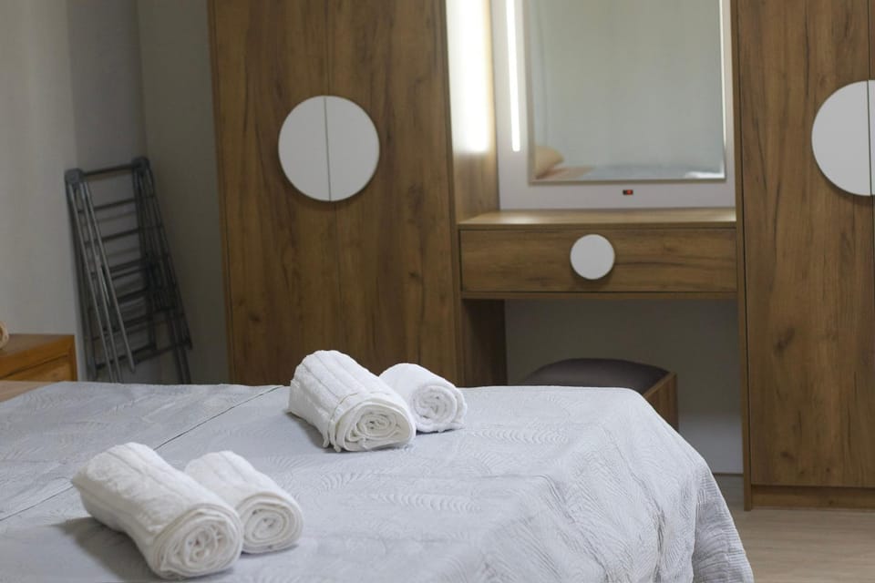 Bed, Bedroom, towels, wardrobe