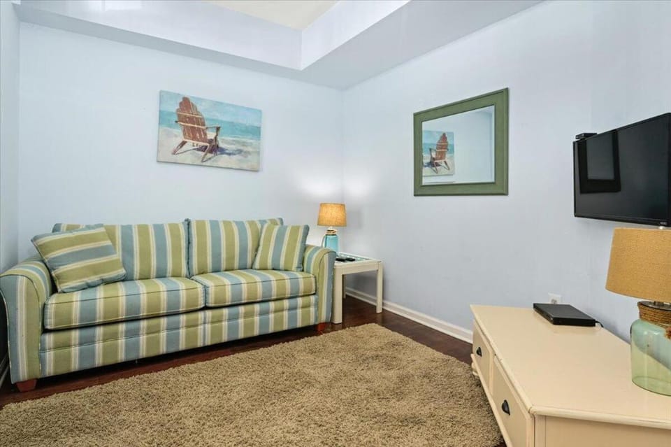 Sunset Island Waterfront 4 Bedroom Townhome with Many Amenities! House in Ocean City