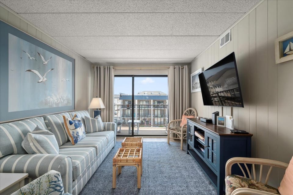 2 Bedroom Ocean Block Condo, Steps to the Beach! House in Ocean City