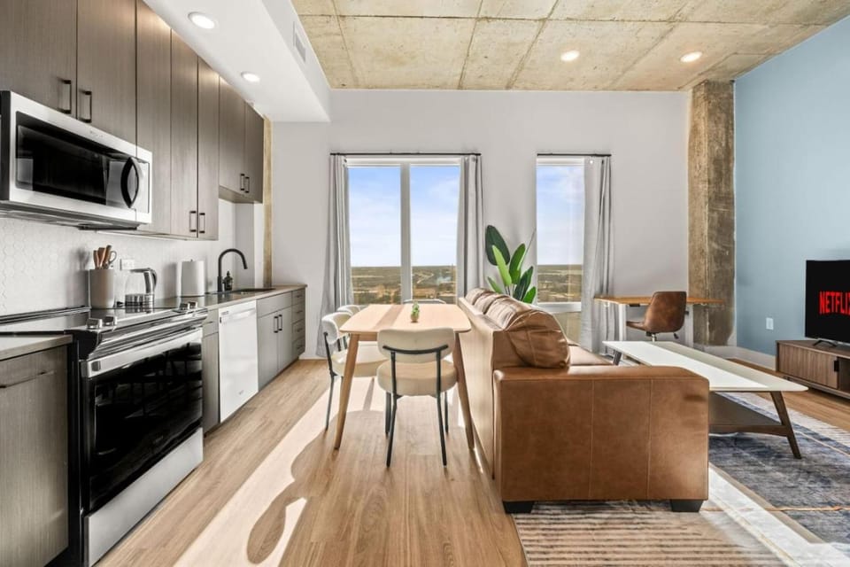 Living room, Dining area