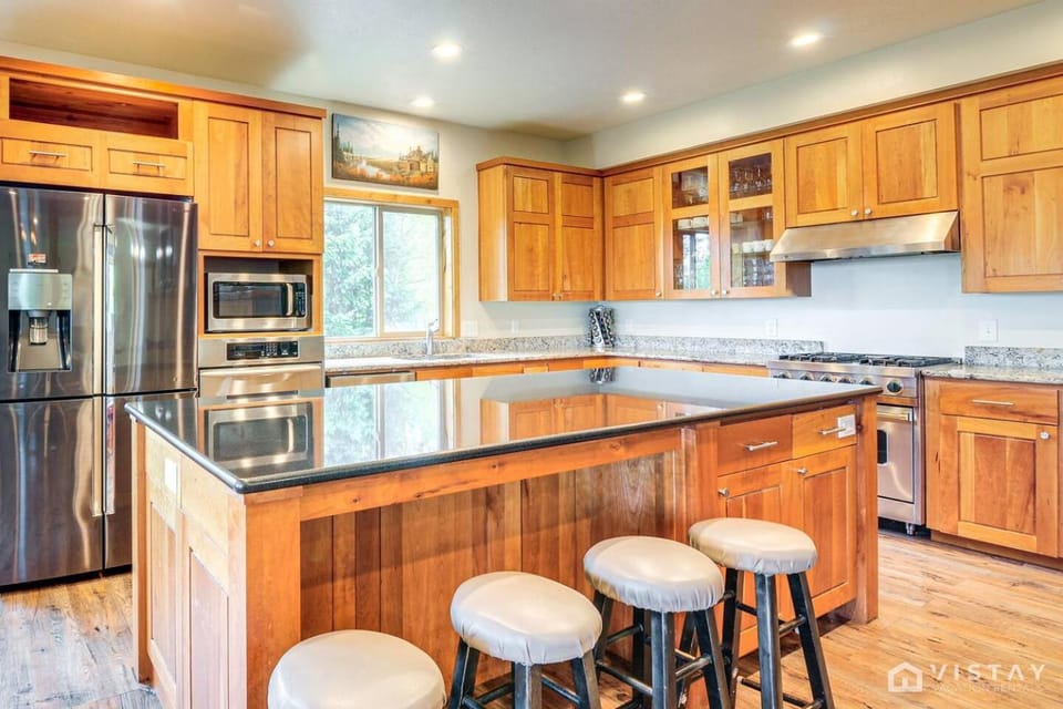 Ridgeview Retreat - Huge Cabin w/ Private Hot Tub Cabin in Brian Head