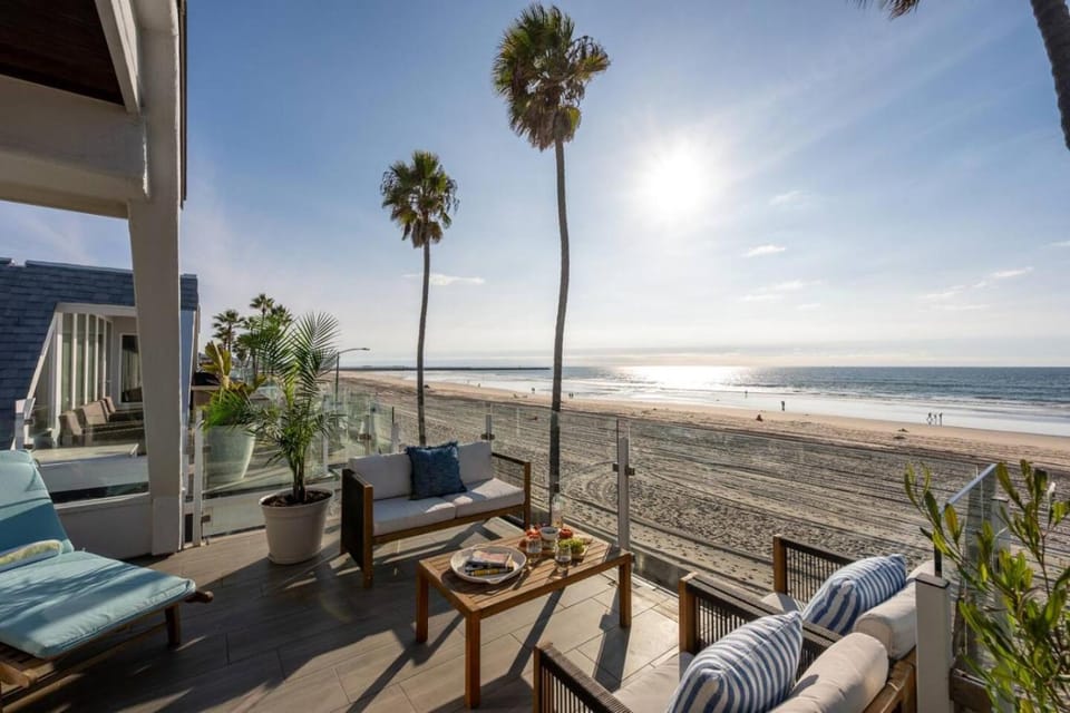 Casa Azul at Mission Beach Oceanfront Getaway House in Mission Beach