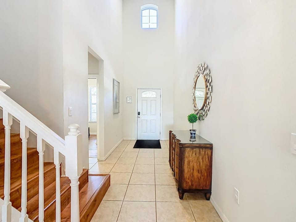 Spacious 8BR Luxury Home, Private Pool, By Disney House in Four Corners