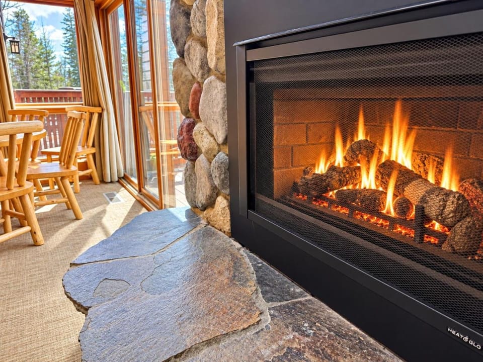 3BR Ski-In/Ski-Out Townhome | In-Unit Sauna House in Lutsen