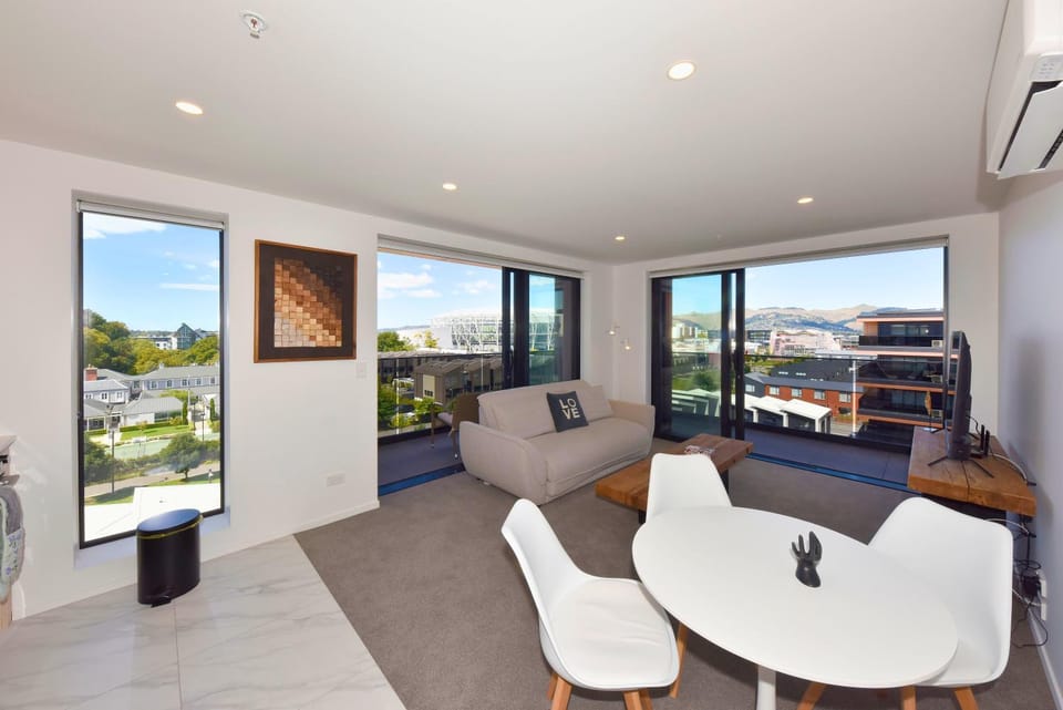 Stylish 1BR Retreat near Te Kaha Stadium Apartment in Christchurch