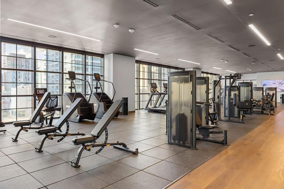 4805 Penthouse with Amazing Views a Pool and Gym in Downtown Miami House in Miami