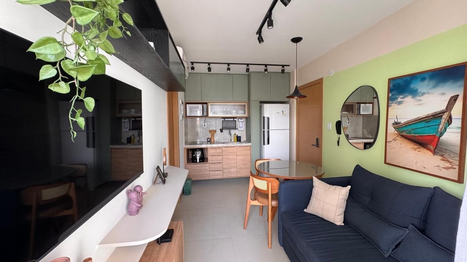 TV and multimedia, Kitchen or kitchenette, Living room, Seating area, Dining area
