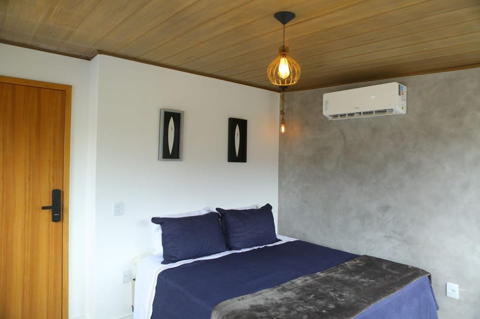 Bed, Bedroom, air conditioner