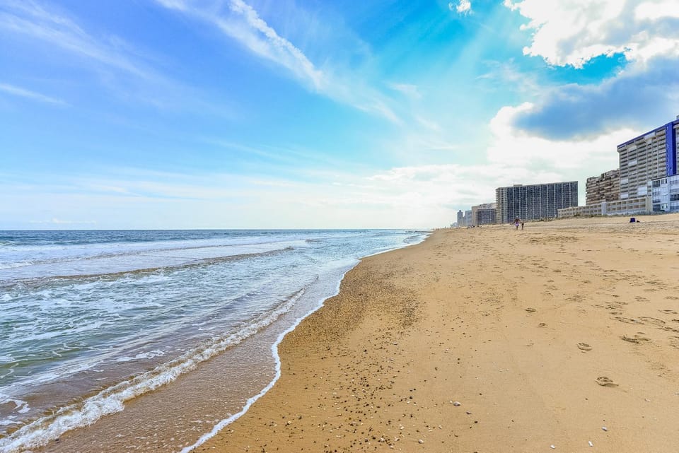 Beautiful 2 Bedroom at the 9400 Building with panoramic views of Ocean City! House in Ocean City