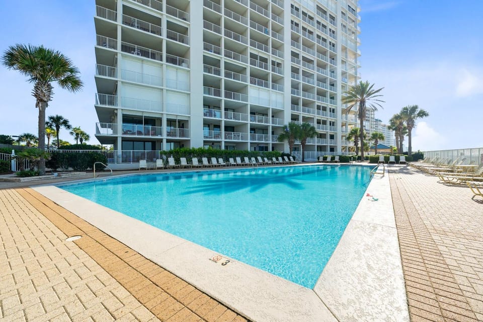 Beach Front 7th Floor Views Pools Hot Tub House in Orange Beach