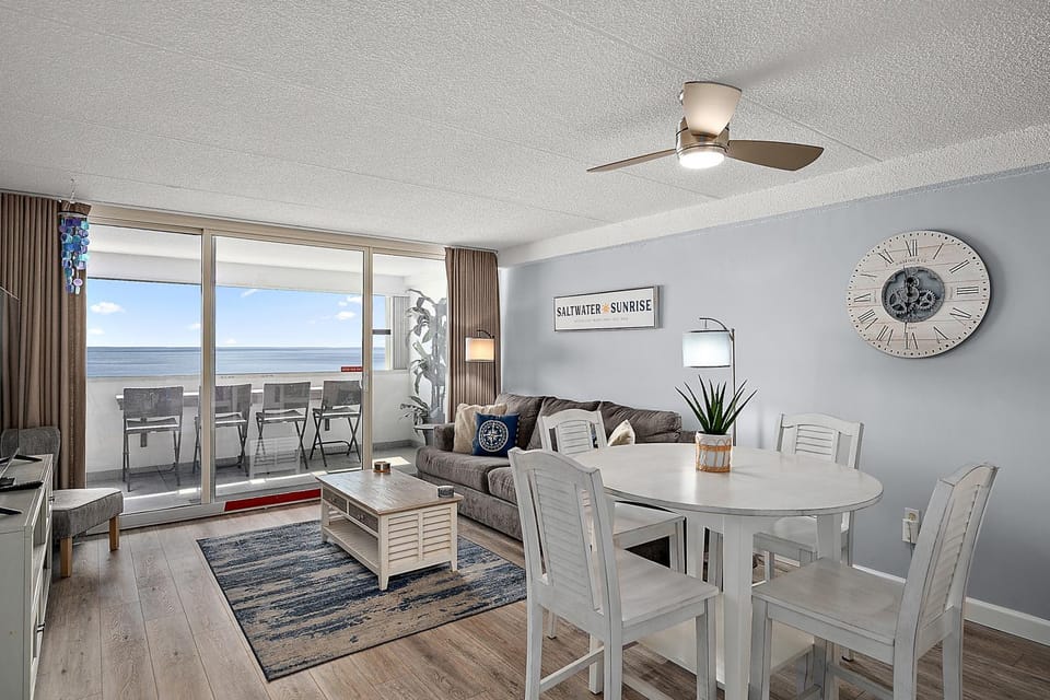 2 bedroom Ocean Front Atlantis Condo! House in Ocean City