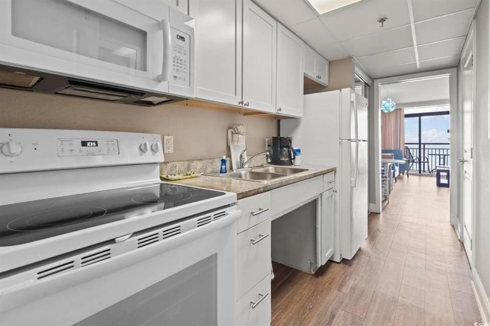 Direct Oceanfront Updated 1BR! Caravelle 935 House in Myrtle Beach