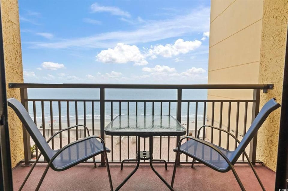 Direct Oceanfront Updated 1BR! Caravelle 935 House in Myrtle Beach