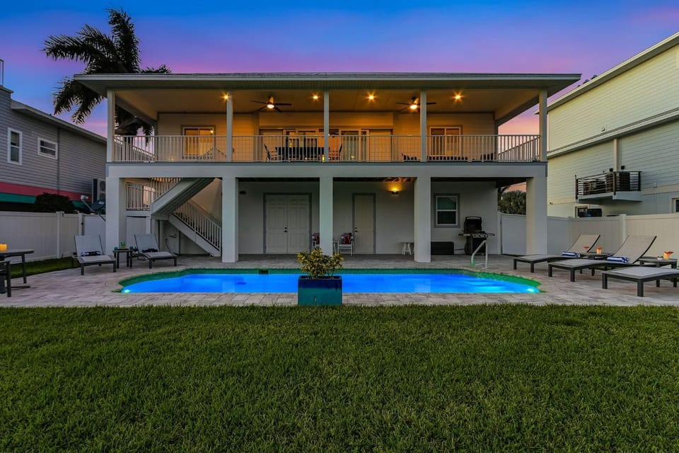 Gulf Access, Walk to the Beach, Heated Pool - The Fabulous Flamingo - Roelens House in Estero Island